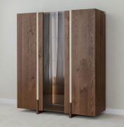 Vitrine | Farbe: Tabacco | Massivholz | Eichenholz geölt | Travertin Stein | inkl. LED-Beleuchtung | Rückwand: HDF  | 120 x 41 x 140 cm
