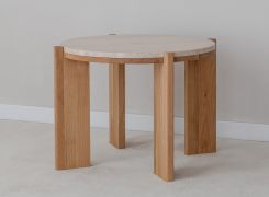 Couchtisch | Farbe: Eiche Natur | Massivholz | Eichenholz geölt | Travertinsteinplatte | 66 x 66 x 47 cm | stabile Beine | Minimalistisch