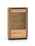 Breite Vitrine mit zwei Türen Dagali 05, Farbe: Eiche / Schwarz, Soft-Close-System, 2 Glaseinlegeböden, ABS-Kantenschutz, Maße: 141 x 92 x 40 cm, vier Fächer