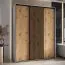 Kleiderschrank Tharo mit Schiebetüren in Weiß/Eiche gehalten, Anti Staubbürsten, platzsparend, viel Stauraum, 235,2 x 190 x 45 cm, robust, moderne Optik