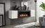 Schlichte Hängevitrine und Kommode mit Kamin Hompland 129, Farbe: Weiß - Abmessungen: 150 x 160 x 40 cm (H x B x T), mit Push-to-open Funktion