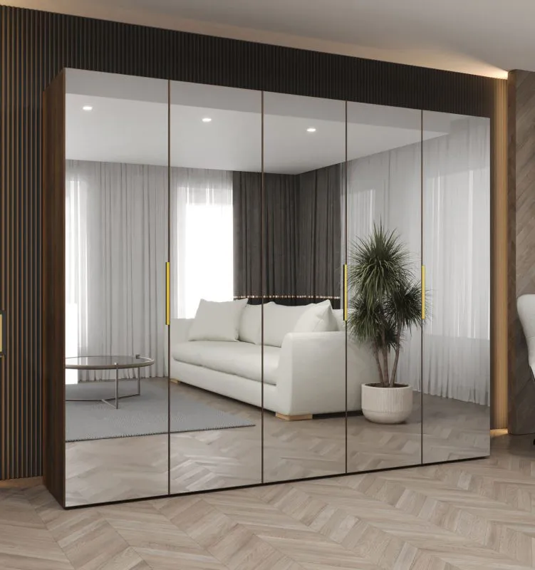 Kleiderschrank mit fünf Spiegeltüren | Farbe: Walnuss | 2,5 Meter breit | Griffe: Gold | drei Kleiderstangen | drei Fächer | Soft-Close-Funktion