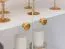 Modernes Wohnzimmer Komplett - Set A Breckenridge, mit Soft-Close Funktion, 3-teilig, Farbe: Weiß, Griffe & Beine: Gold, aus hochwertigen Material