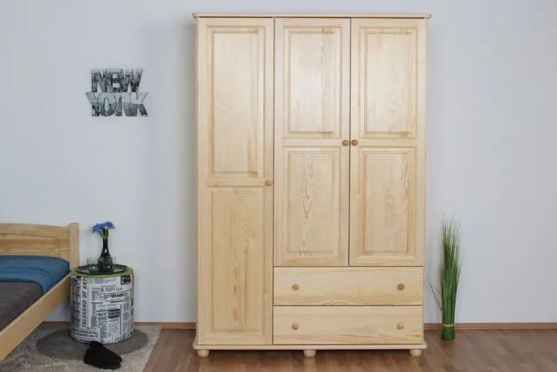 Kleiderschrank | 3 Drehtüren | 2 Schubladen | 5 Fächer | mit Kleiderstange | 135 cm breit | Massivholz | Farbe: Natur Abbildung