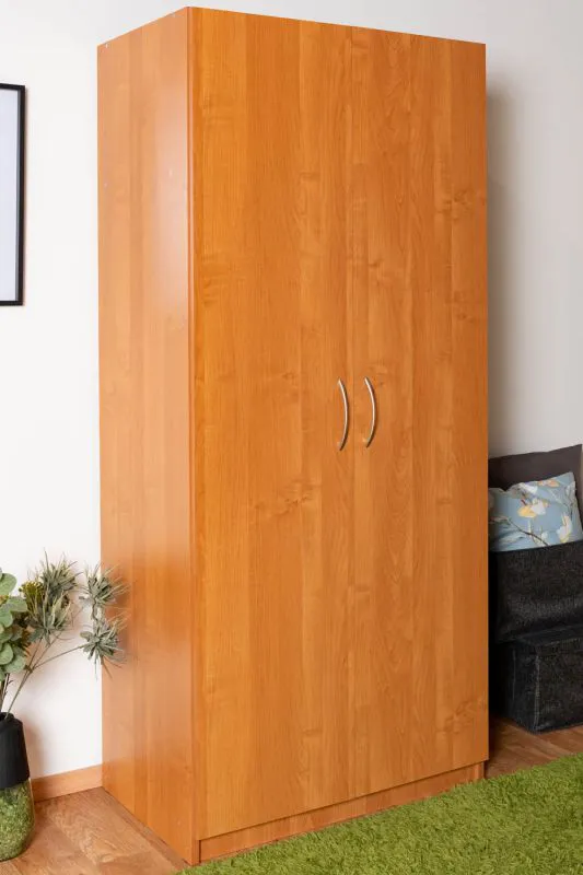 Drehtürenschrank / Kleiderschrank Sepatan 03, Farbe: Erle - Abmessungen: 180 x 80 x 50 cm (H x B x T)