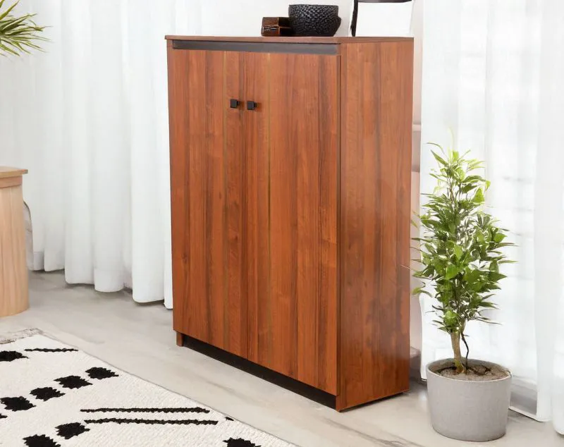 Kommode Mojokerto 19, Farbe: Walnuss / Schwarz - Abmessungen: 121 x 80 x 39 cm (H x B x T)