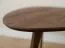 Couchtisch Erdre 02, aus Massivholz Eiche, geölt, Farbe: Tabacco, natürlich und minimalistisch, Maße: 96 x 95 x 47,5 cm, Tischplatte: 2 cm, drei Standbeine